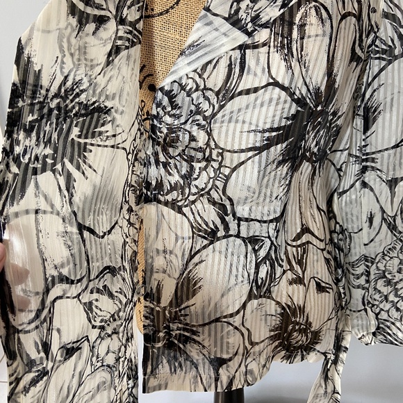 Talbots Petites 100% Silk Top Blouse Belted Size M - Picture 14 of 14